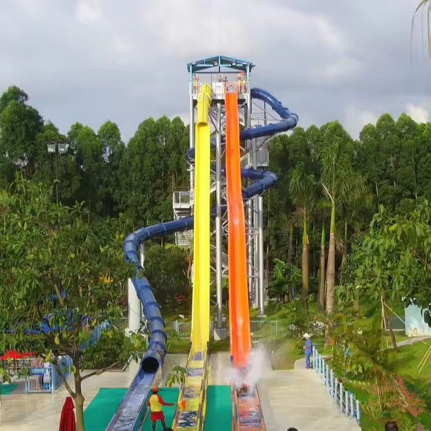 Amigável ao ambiente RAL Cor Espiral Slide de água Alta velocidade