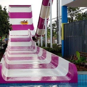 6-10mm espessura Boomerang Slide para parque aquático produzido usando método Spray Up
